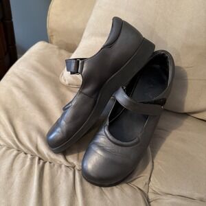 Women's Bass Brand Leather Maryjane's Size 8